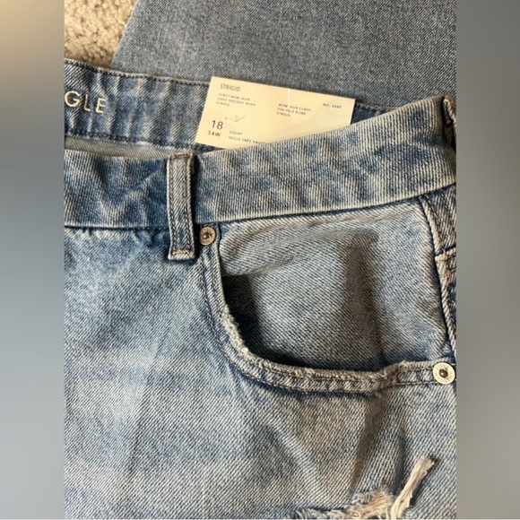 NWT American Eagle - Strigid Curvy Ripped Mom Jean - Size 18 Short - Picture 6 of 11